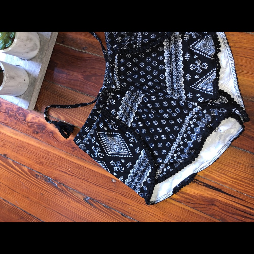 Tribal print flowy shorts